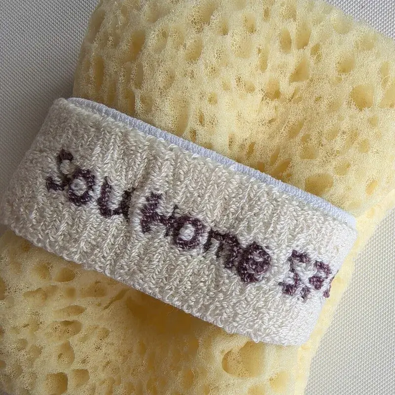 3d honeycomb shower sponge with soap pocket closeup 3d honeycomb shower sponge with soap pocket closeup